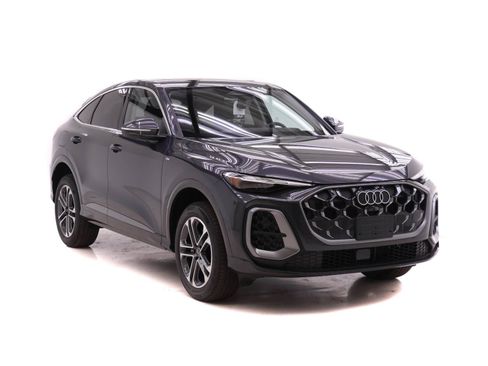 New 2026 Audi Q5 Premium image 2