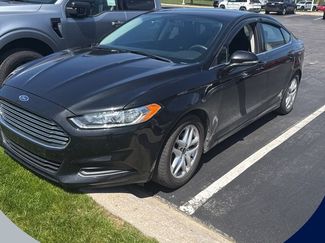 Used 2015 Ford Fusion SE FWD video 1
