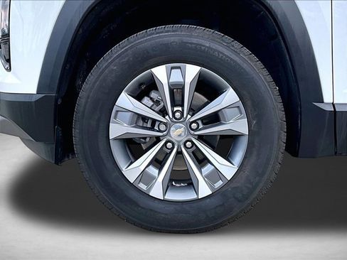 Used 2026 Chevrolet Equinox LT FWD image 10