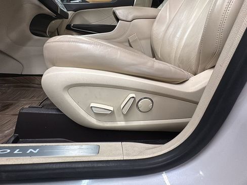 Used 2015 Lincoln MKC FWD w/ Equipment Group 101A Select image 21