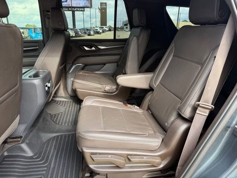 Used 2021 GMC Yukon Denali w/ Denali Premium Package image 16