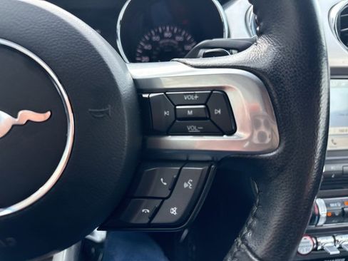 Used 2016 Ford Mustang Premium image 21