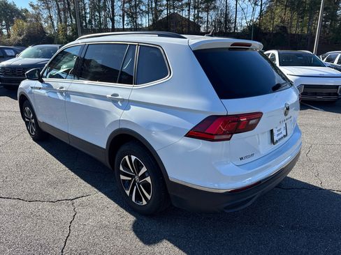 Used 2022 Volkswagen Tiguan S image 5
