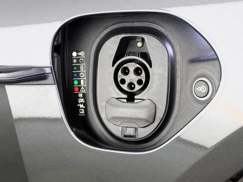 Used 2020 Porsche Taycan Turbo image 19