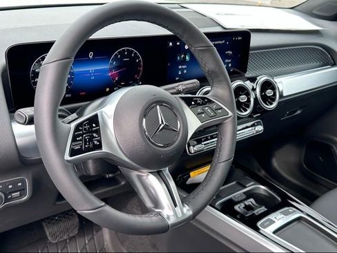 New 2026 Mercedes-Benz GLB 250 4MATIC image 16