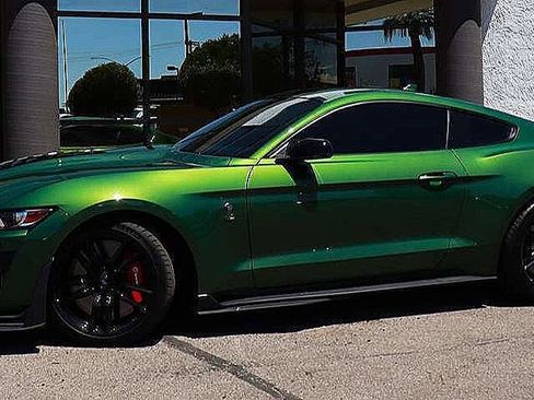 Used 2022 Ford Mustang Shelby GT500 w/ Technology Package RWD image 4