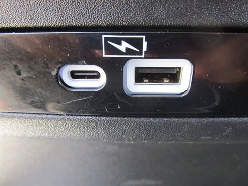 Used 2022 Chrysler Pacifica Limited FWD image 15