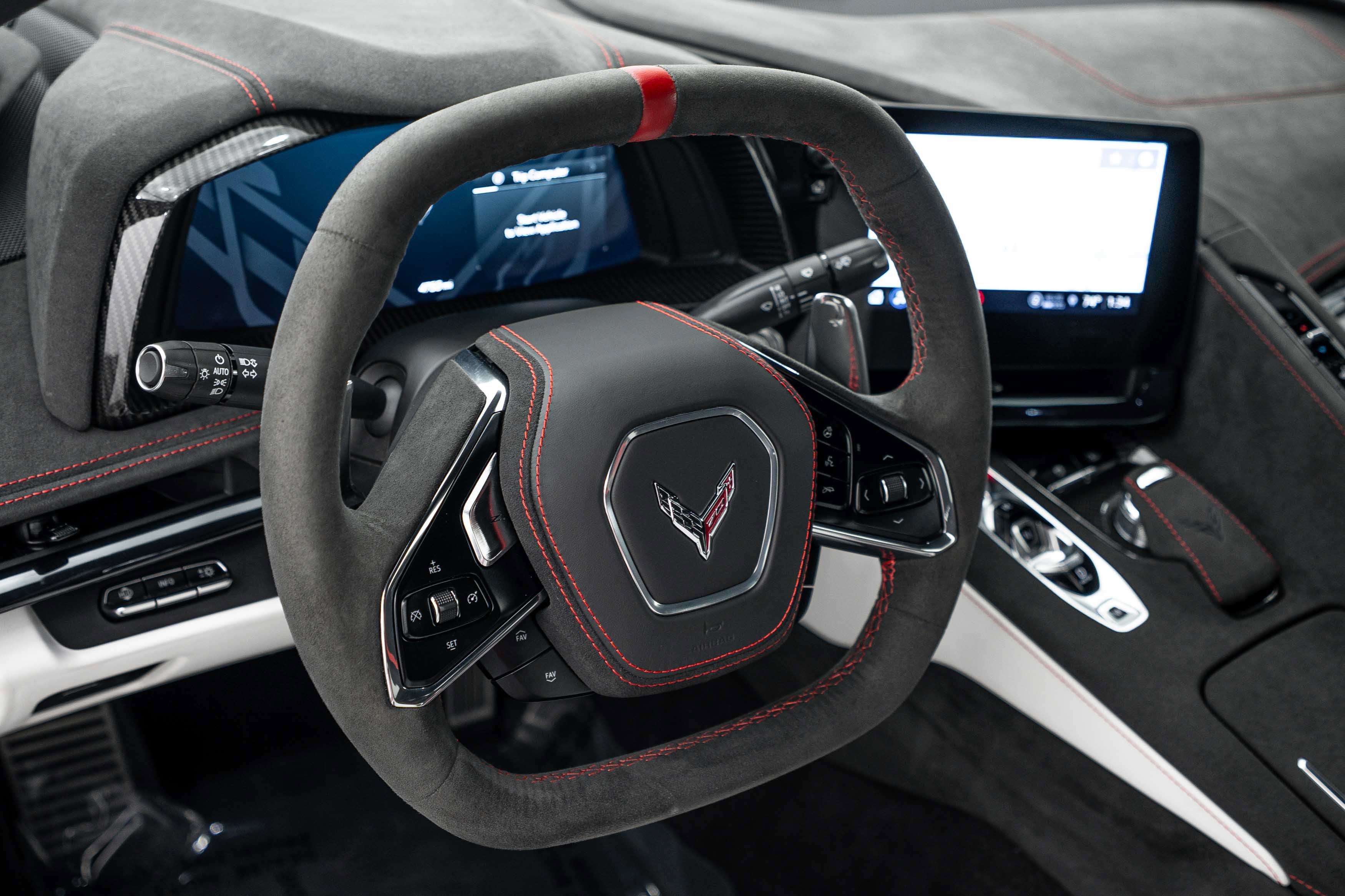 Used 2023 Chevrolet Corvette Stingray Premium Cpe w/ Z51 Performance Package RWD image 18