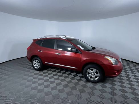 Used 2014 Nissan Rogue S w/ Convenience Package AWD/4WD image 2