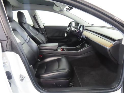 Used 2018 Tesla Model 3 Long Range RWD image 30