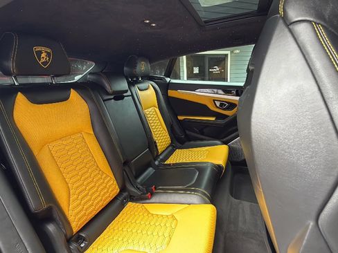 Used 2019 Lamborghini Urus AWD/4WD image 28