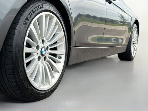 Used 2013 BMW 328i xDrive Sedan AWD/4WD image 9