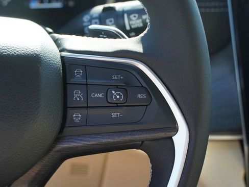 New 2025 Jeep Grand Cherokee L Limited w/ Luxury Tech Group II RWD image 29
