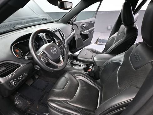 Used 2020 Jeep Cherokee High Altitude AWD/4WD image 25
