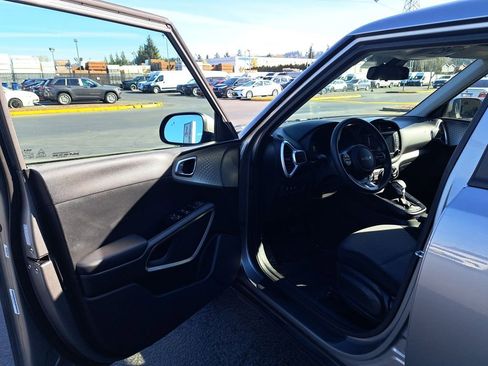 Used 2023 Kia Soul LX w/ Option Group 015 FWD image 11