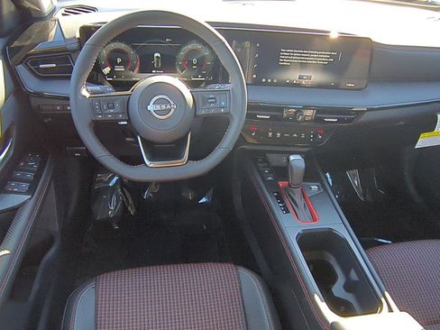New 2026 Nissan Kicks SR w/ SR Premium Package FWD image 30