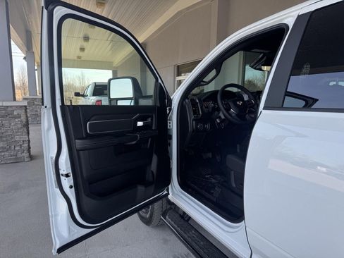 New 2026 RAM 2500 Big Horn AWD/4WD image 12