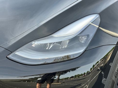 Used 2024 Tesla Model Y Long Range image 49