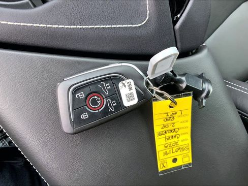 Used 2025 Chevrolet Corvette Z06 image 13