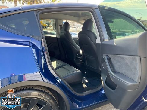 Used 2023 Tesla Model Y Long Range AWD/4WD image 49