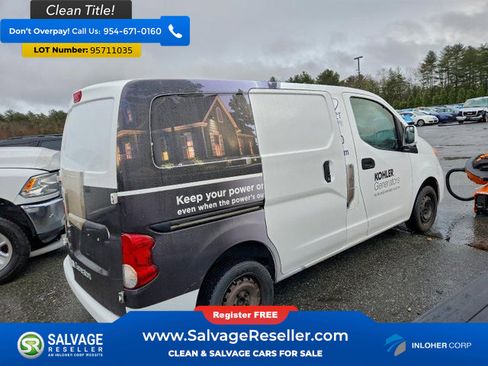Used 2015 Nissan NV200 SV w/ Exterior Appearance Package image 4
