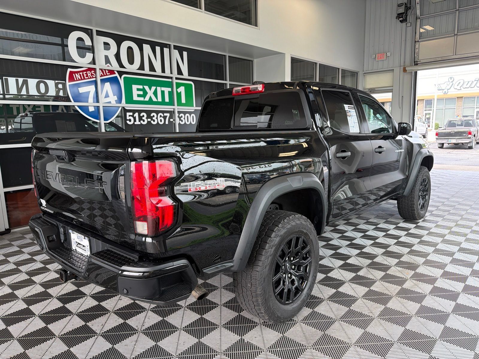 Used 2024 Chevrolet Colorado Trail Boss w/ Technology Package AWD/4WD image 6