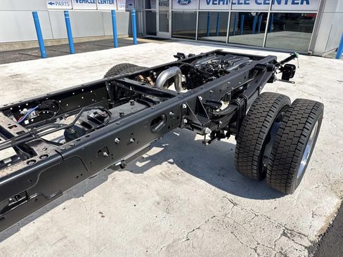 New 2026 Ford F550 4x4 Crew Cab image 12