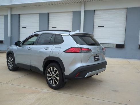 Used 2023 Toyota Corolla Cross XLE w/ Convenience Package image 7