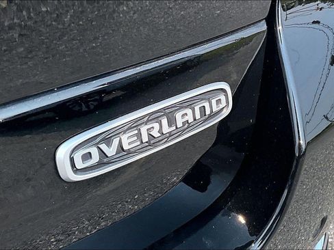 Used 2025 Jeep Grand Cherokee Overland w/ Advanced Protech Group III AWD/4WD image 8