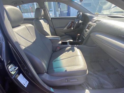 Used 2011 Toyota Camry XLE image 36