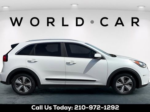 Used 2017 Kia Niro LX FWD image 8
