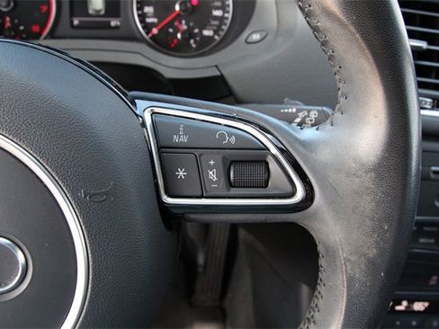 Used 2018 Audi Q3 2.0T Premium image 19