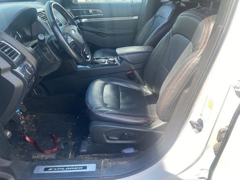 Used 2019 Ford Explorer Sport w/ Equipment Group 401A image 6