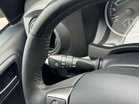 Certified 2018 Toyota Tacoma SR5 AWD/4WD image 25