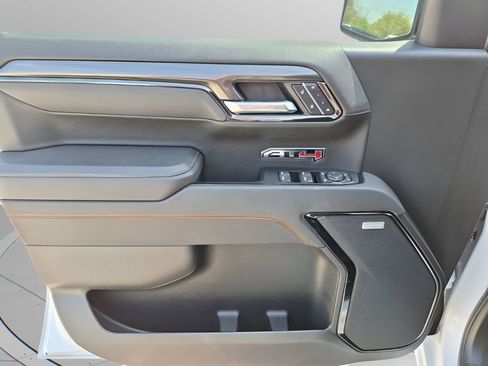 Used 2025 GMC Sierra 1500 AT4 w/ AT4 Premium Package AWD/4WD image 31