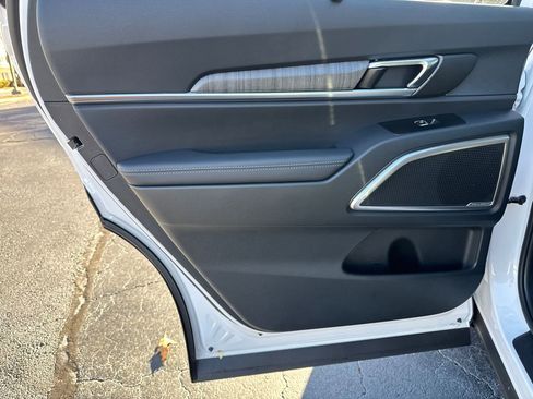 New 2025 Kia Telluride EX w/ EX Captain's Chair Package image 23