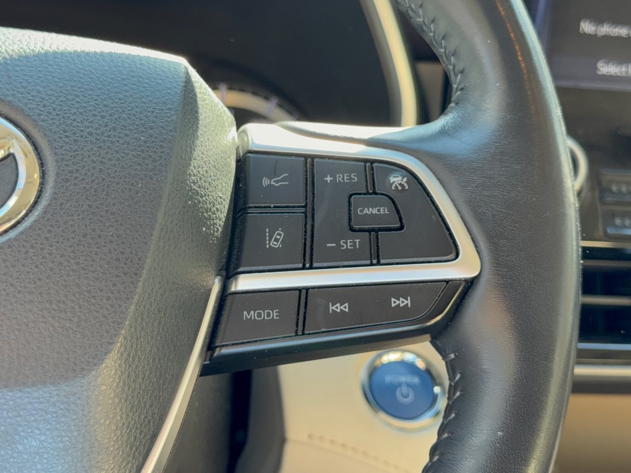 Used 2022 Toyota Highlander Limited AWD/4WD image 19