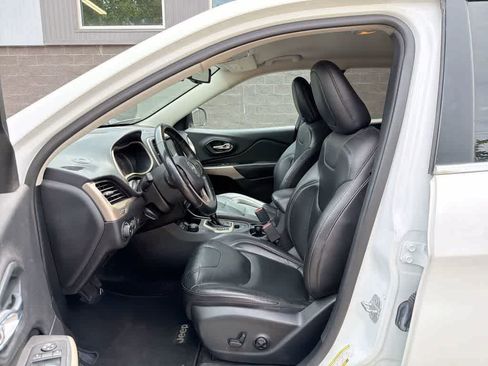 Used 2018 Jeep Cherokee Limited AWD/4WD image 21