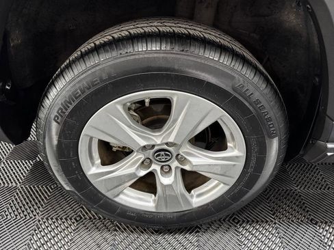 Used 2019 Toyota RAV4 XLE image 19