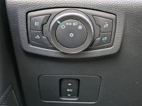 Used 2022 Ford F250 Lariat w/ Lariat Value Package image 32