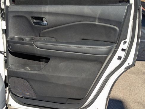 Used 2020 Honda Pilot Touring image 26