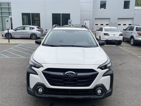 Certified 2025 Subaru Outback Premium AWD/4WD image 5