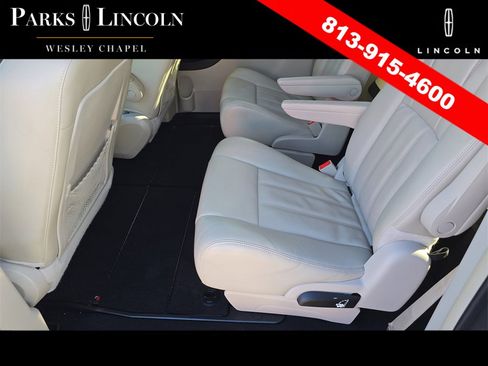 Used 2013 Chrysler Town & Country Touring image 15