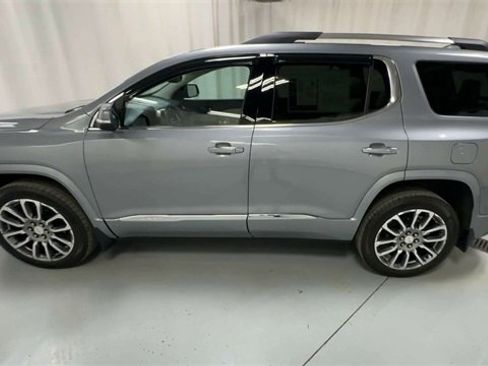 Used 2023 GMC Acadia Denali w/ Denali Ultimate Package image 5