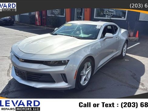 Used 2017 Chevrolet Camaro LT RWD image 3