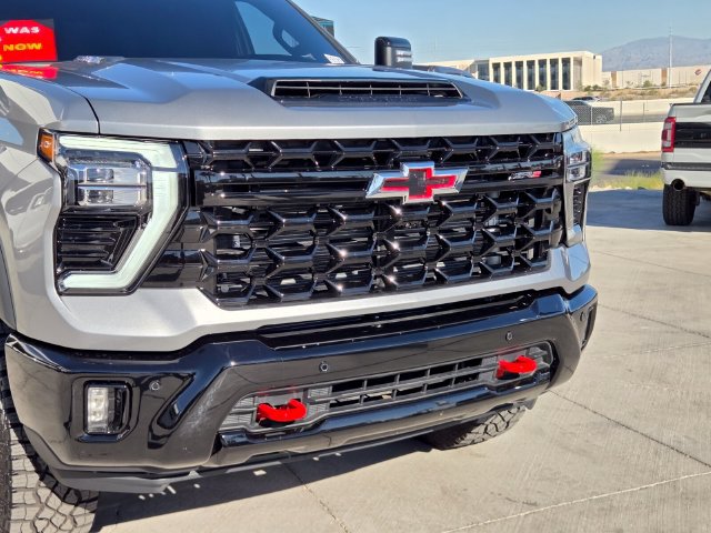 Certified 2026 Chevrolet Silverado 2500 ZR2 AWD/4WD image 8