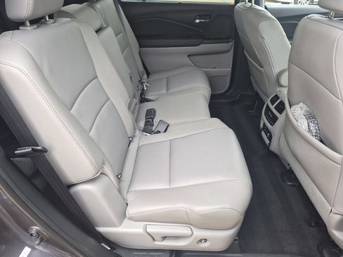 Used 2016 Honda Pilot Touring image 33