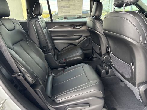 New 2025 Jeep Grand Cherokee L Limited image 16