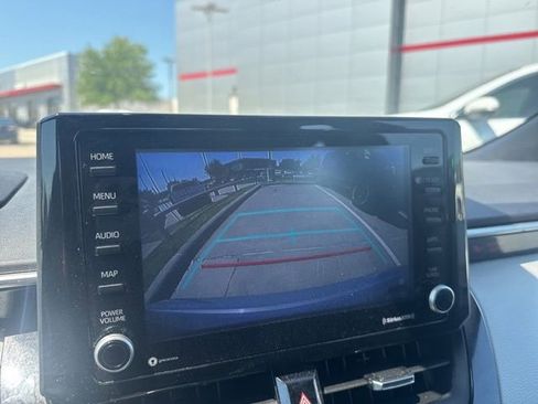 Used 2022 Toyota Corolla SE FWD image 9