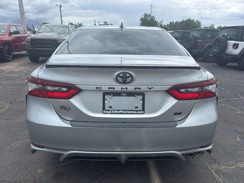 Used 2021 Toyota Camry SE FWD image 4